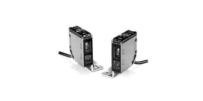 Omron E3S-AD88 thân đứng nhỏ gọn kèm đầu cắm M12 tiện tháo lắp